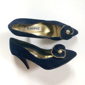 Vintage Classified blue velvet pointed toe heels